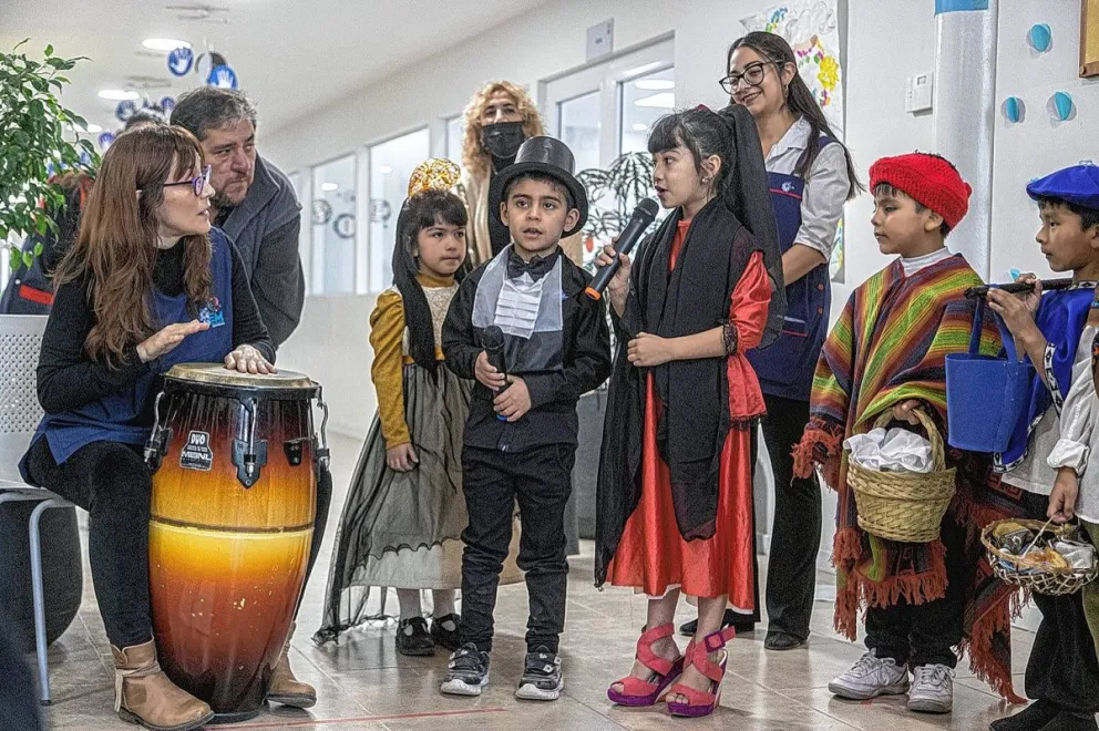 La Escuela Municipal celebró por primera vez el 25 de Mayo