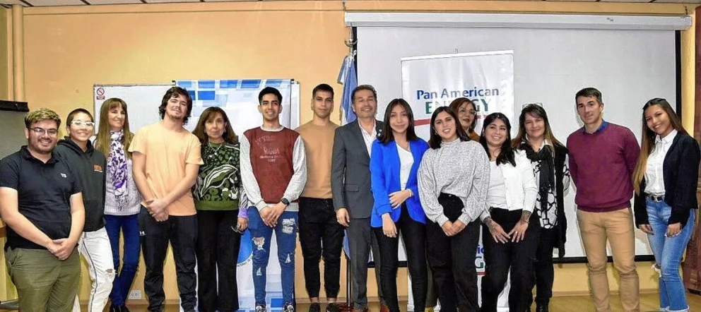 Diez estudiantes de la región se suman a la Comunidad de Becarios PAE