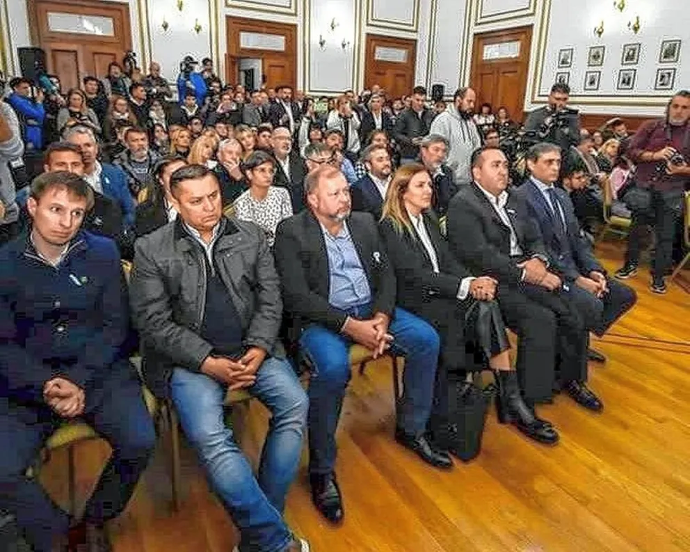 Petroleros Jerárquicos acompañó la firma del memorándum para perforar en Palermo Aike