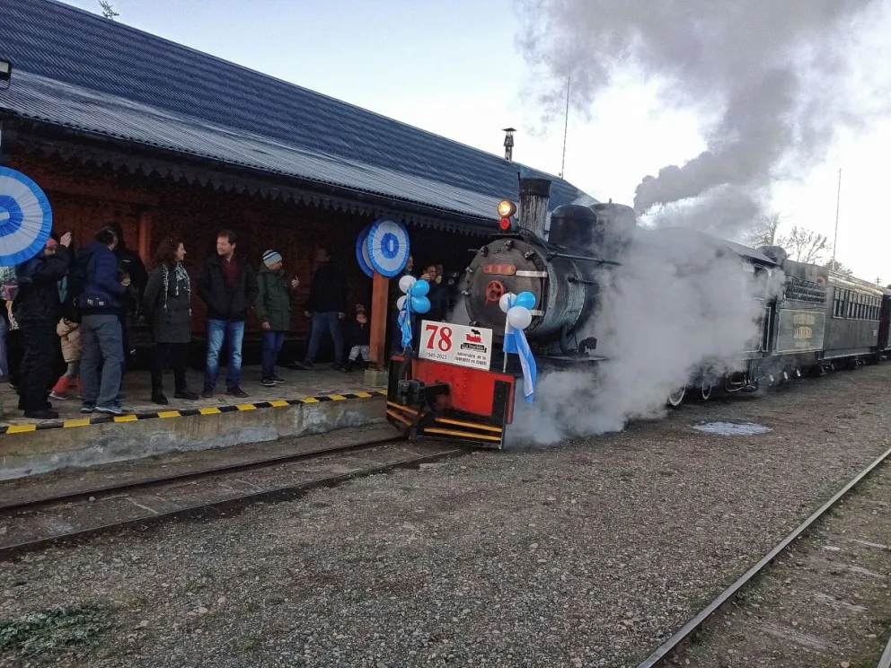 El Gobierno del Chubut conmemoró el 78º Aniversario de la llegada de “La Trochita” a Esquel