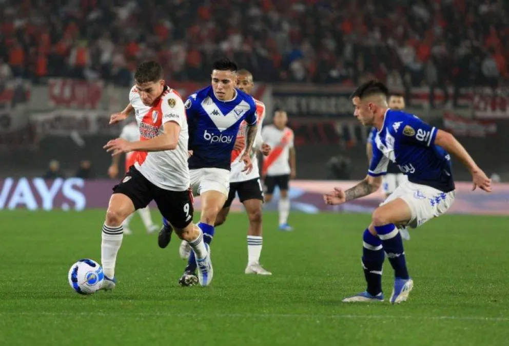 River se enfrenta con Vélez para seguir estirando la ventaja en el torneo
