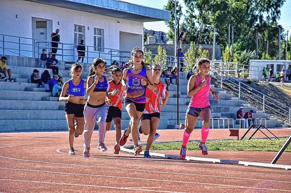 Se viene el campeonato zonal de atletismo en la pista de Km 4