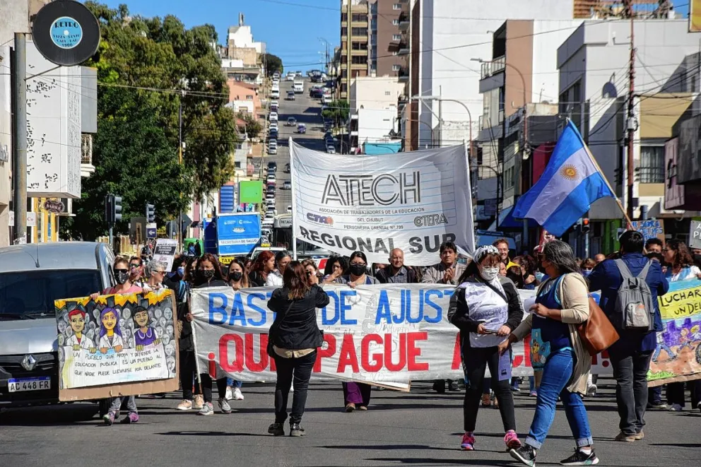 A partir de hoy, docentes de ATECh paran por 72 horas