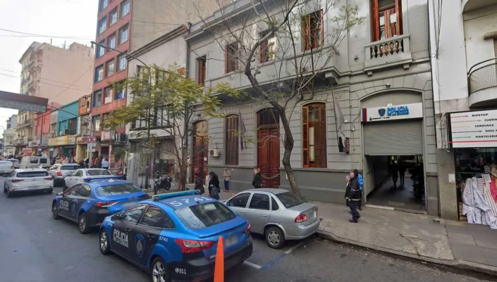 Un comisario fue procesado porque metió presa a mujer trans en un calabozo con hombres y fue violada durante un motín