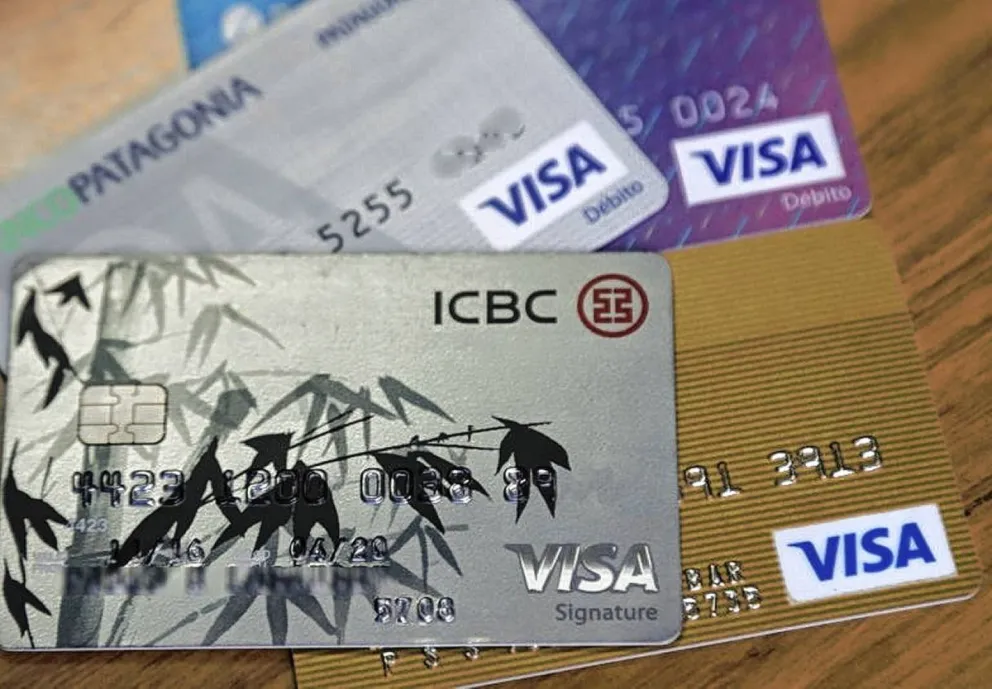 La AFIP actualizó los valores mínimos a partir de los cuales controlará los gastos con tarjeta