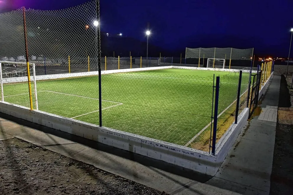 Talleres Juniors inaugura la iluminación de su cancha