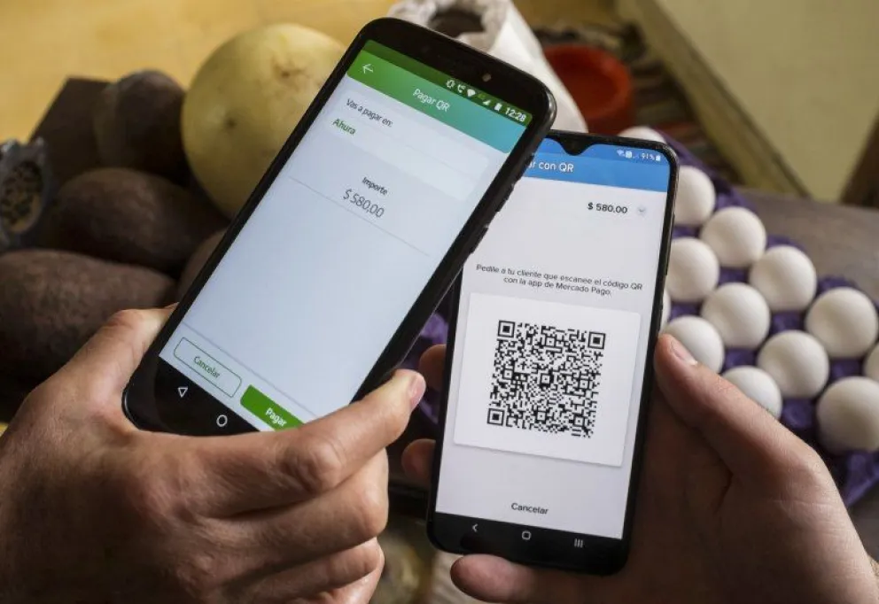 Las operaciones con transferencia superaron por primera vez a las hechas con débito