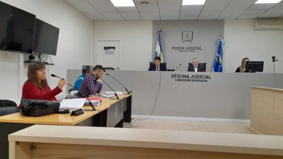 Lo condenaron por abuso y encarcelaron y, ahora, volvieron a liberarlo