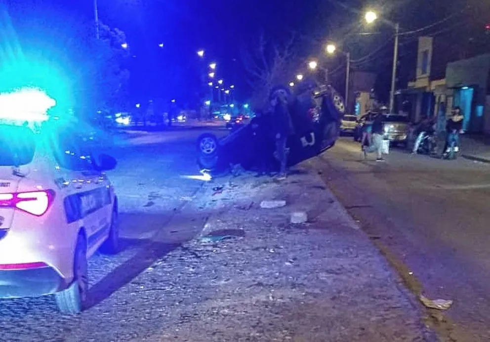 Volcaron dos vehículos en la zona oeste de Trelew y hubo lesionados leves en los accidentes