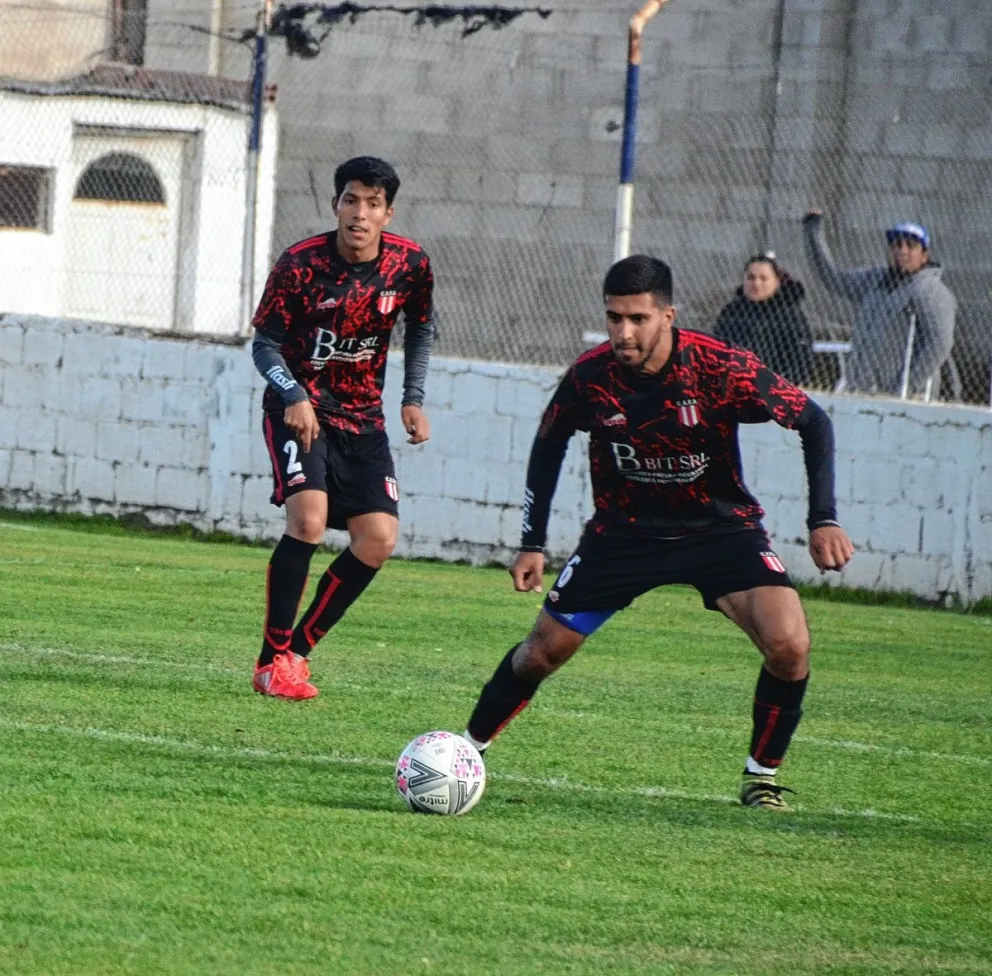 Palazzo y Ameghino abren la fecha en partido nocturno