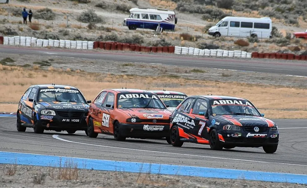 Los motores se preparan para la primera del año