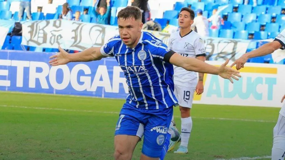 El comodorense Conechny anotó los goles de Godoy Cruz para vencer al Rojo