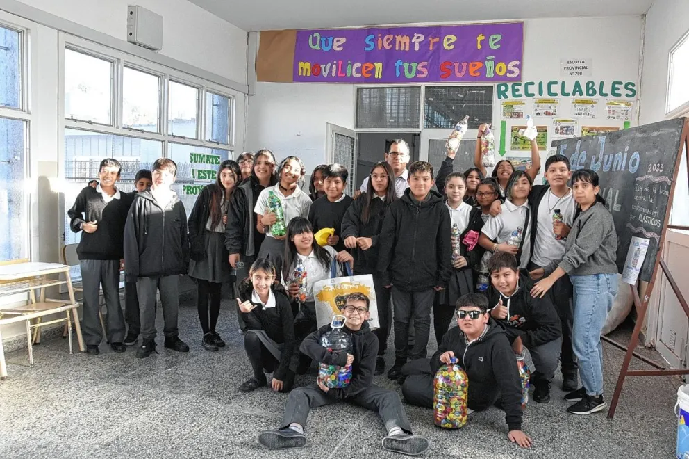 Proyecto de la Escuela 798 promueve la reducción de plásticos, separación de residuos y el reciclaje