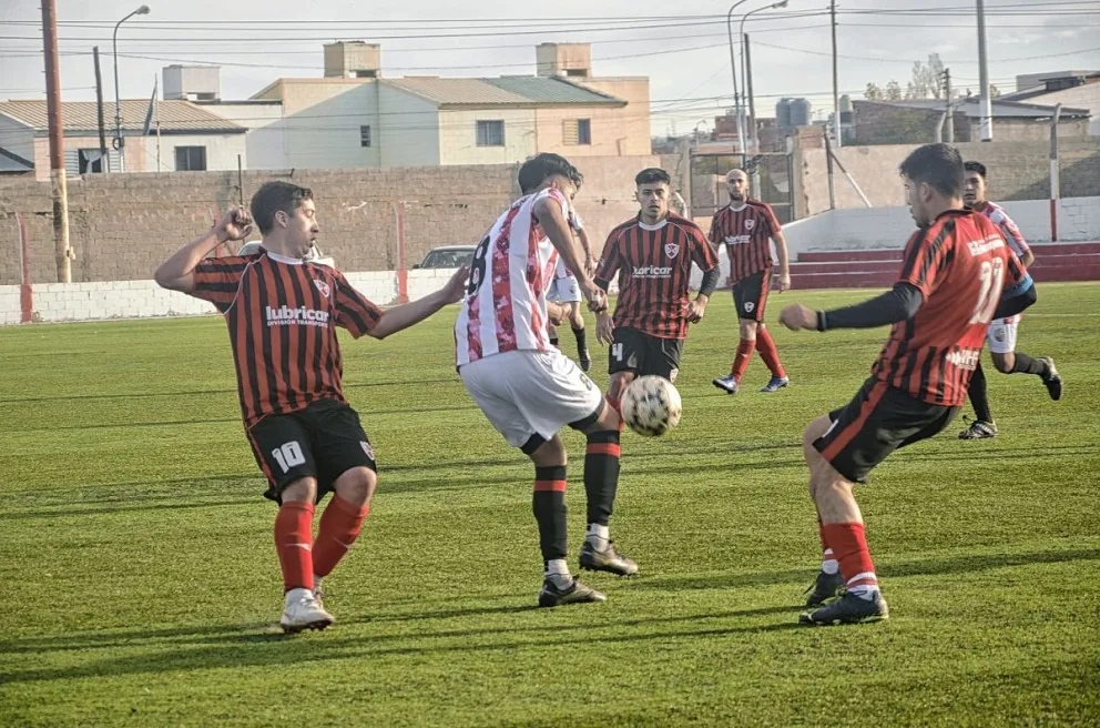 Deportivo Sarmiento goleó y ahora está segundo