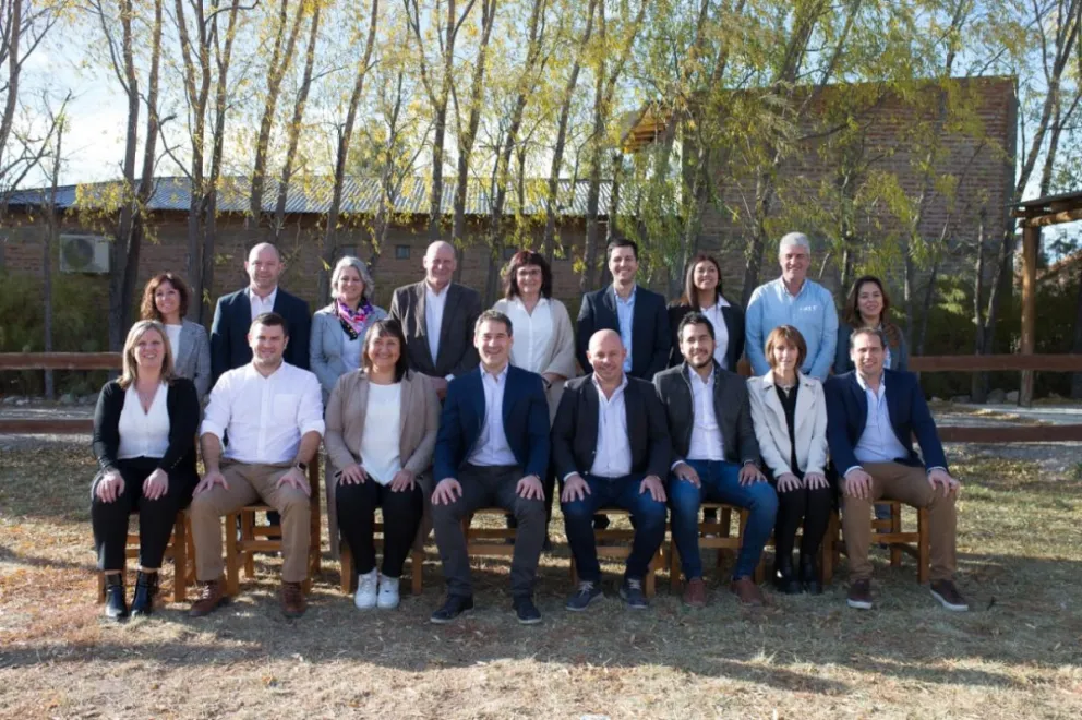Luque y Sastre presentaron a la lista de candidatos a diputados provinciales que combina renovación y experiencia