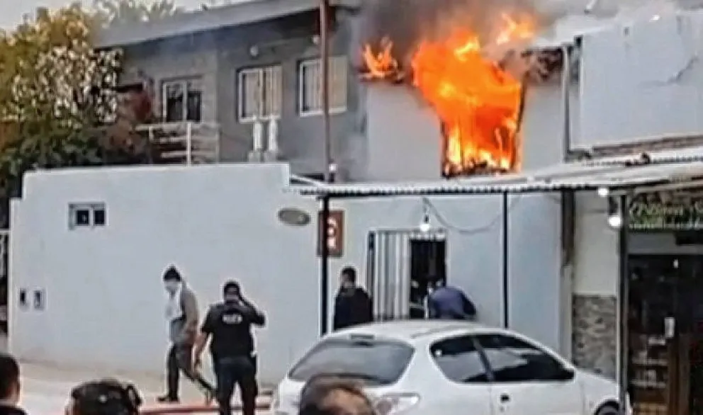 Murió una niña tras incendiarse un hogar para chicos en Isidro Casanova