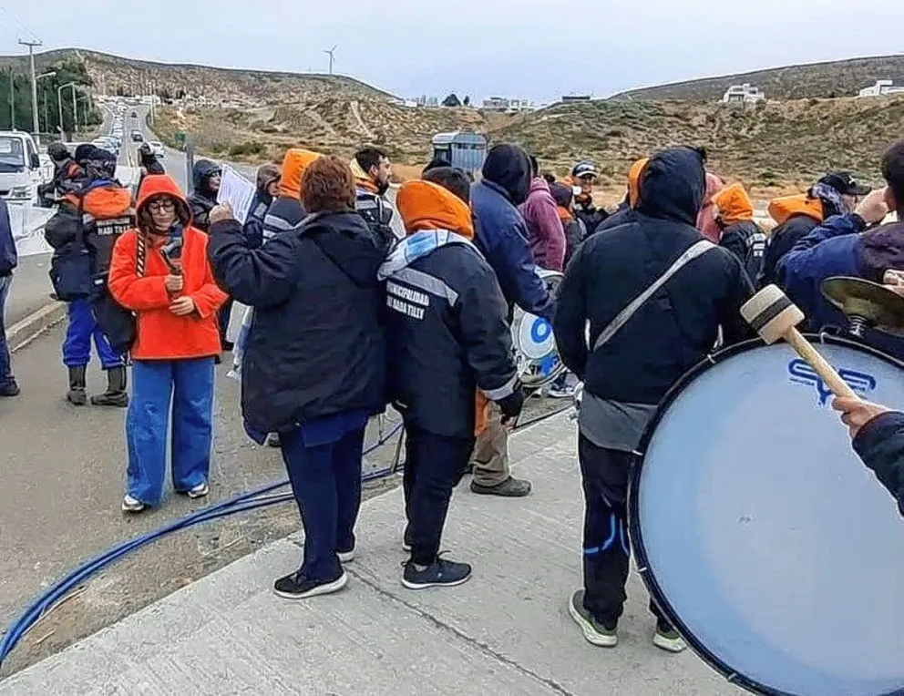 Trabajadores municipales de Rada Tilly mantienen su lucha salarial