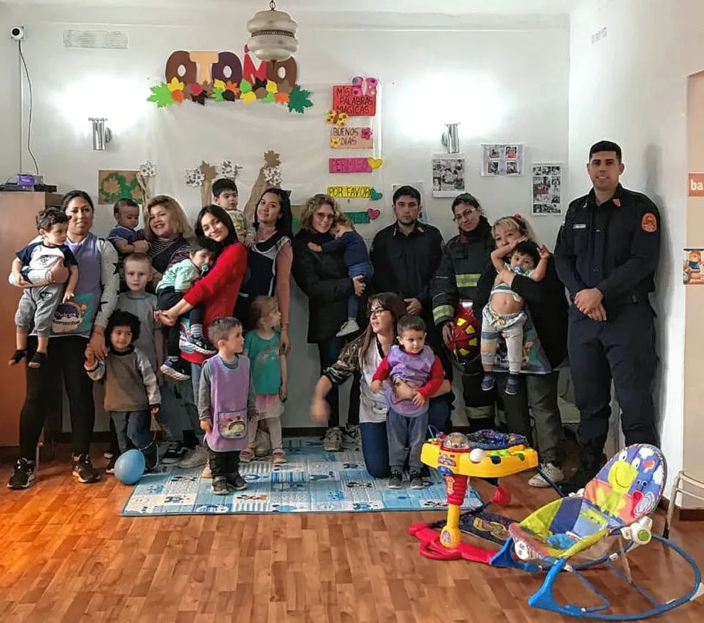 Niños de taller recreativo vivieron una jornada  especial con la visita de los Bomberos Voluntarios