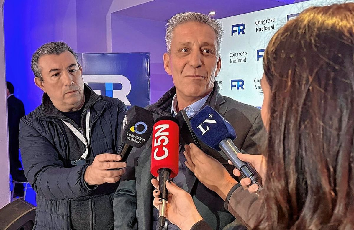 “Hay muchas ganas de que la Argentina salga de donde está”,  dijo Arcioni tras participar del Congreso del Frente Renovador