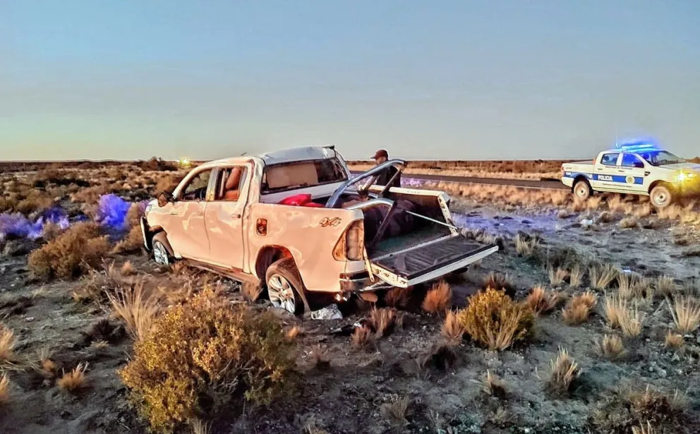 El viento hizo que una camioneta despistara y volcara en la ruta 3, cerca de Garayalde