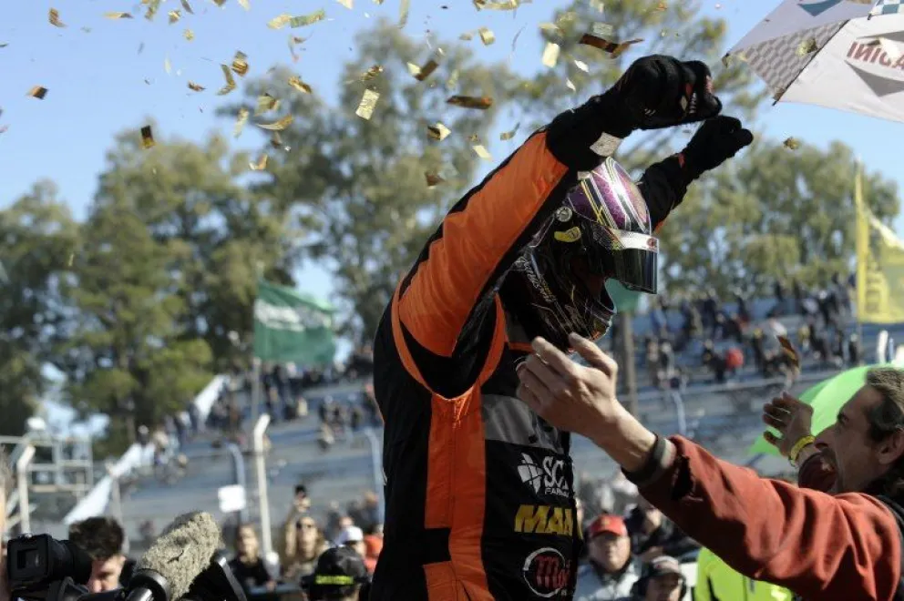 Mangoni le dio el triunfo a Chevrolet en la final del TC en Rafaela