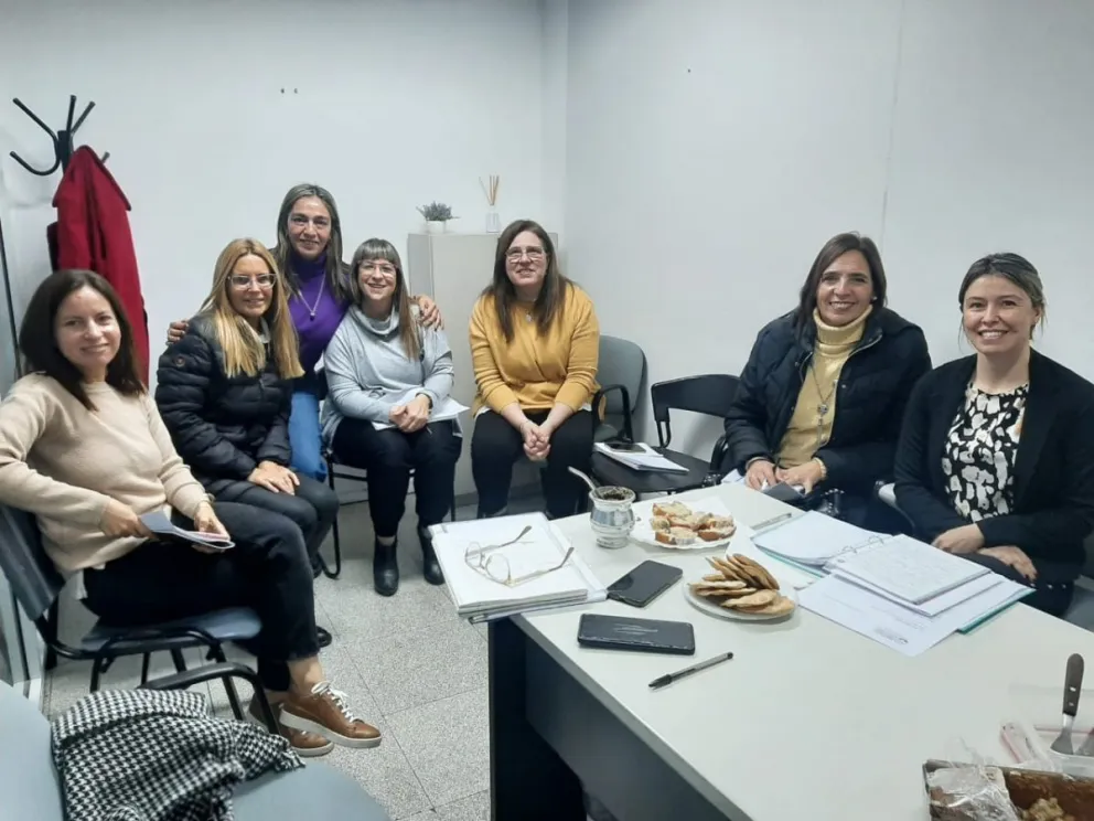 Encuentro de trabajo entre profesionales del SAVD y el Servicio Social de la Defensa Pública