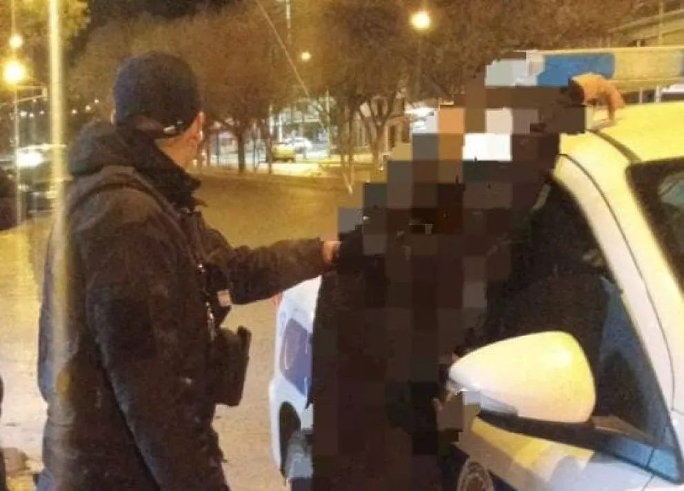 Quiso escapar de la policía y al interceptarlo constataron que llevaba marihuana