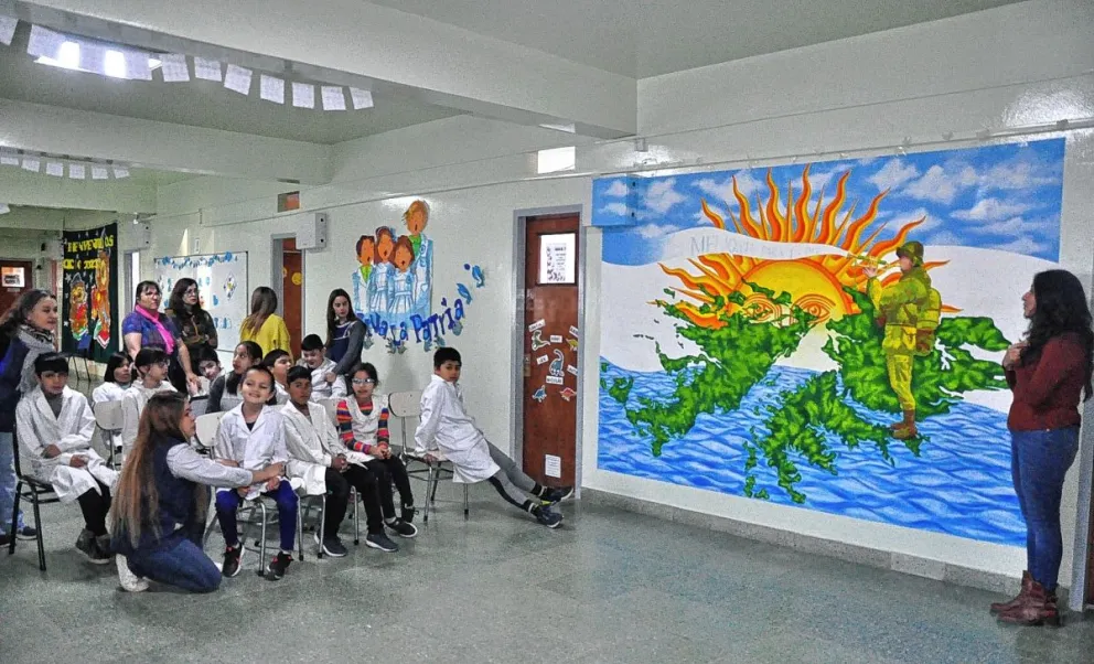 Inauguraron un mural de Malvinas en la Escuela Especial 501