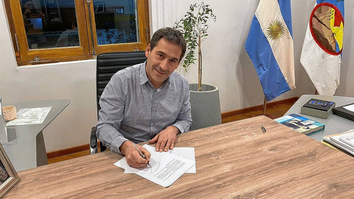 Juan Pablo Luque firmó su pedido de licencia sin goce de haberes