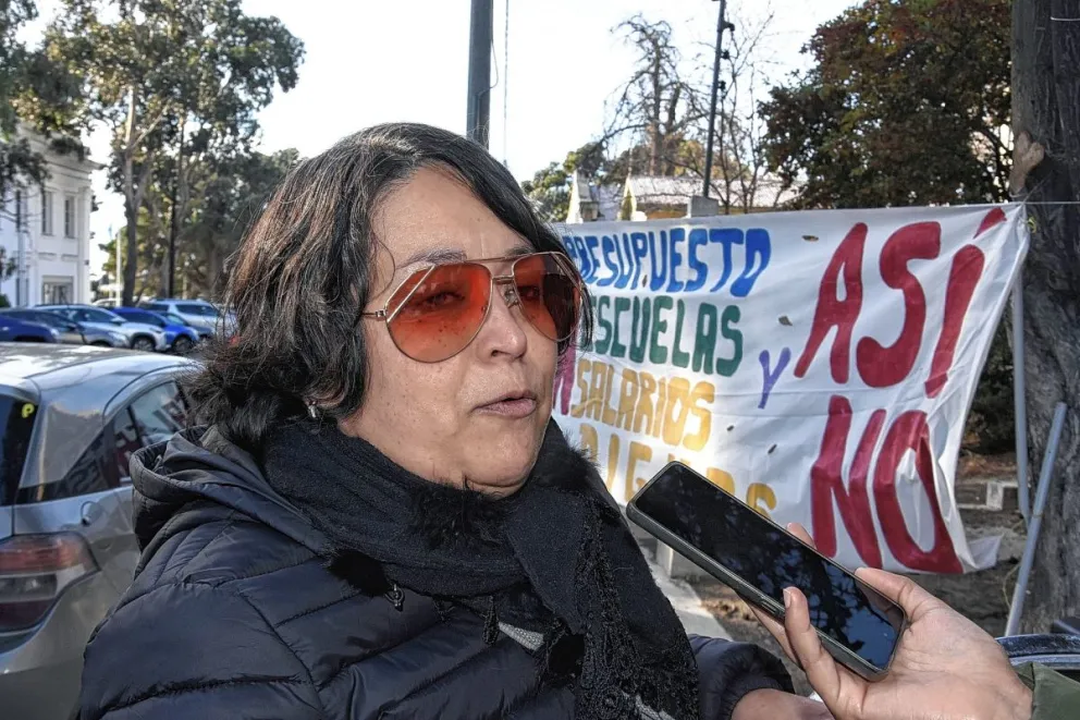 Soto: “Tendríamos que estar en las aulas trabajando con escuelas en condiciones”