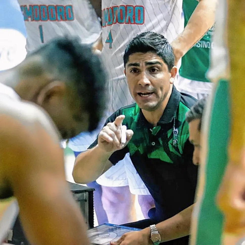 El DT Martín Villagrán renovó su contrato con Gimnasia y Esgrima por un año más