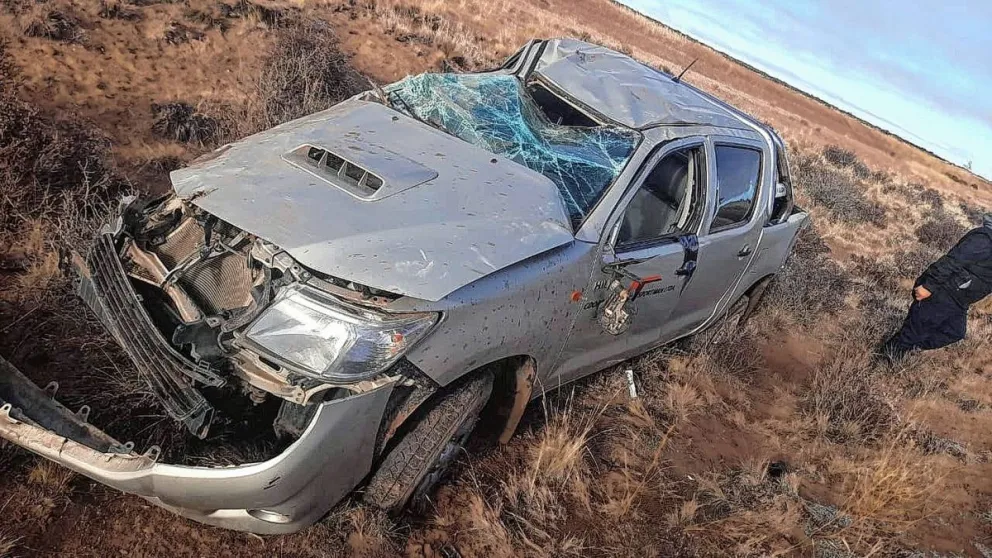 Por escarcha sobre el asfalto, volcó camioneta en la ruta 3 cerca de Garayalde