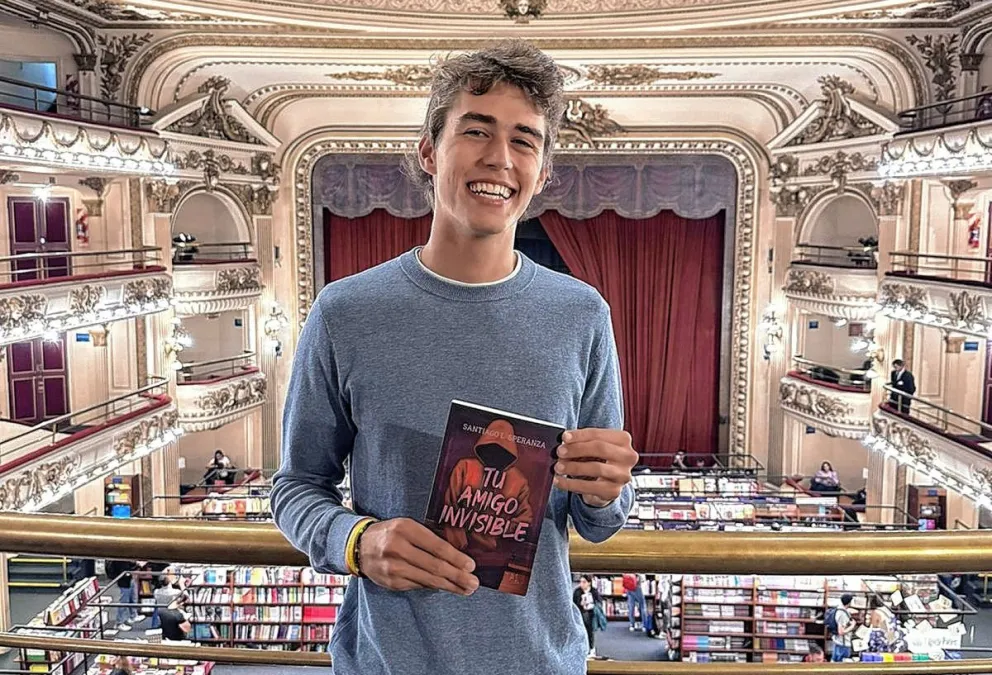 De Wattpad al papel: El joven escritor Santiago Speranza  presentará “Tu amigo invisible” en la Feria del Libro