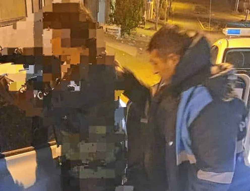 Conducía alcoholizado y su amigo andaba armado, terminaron presos