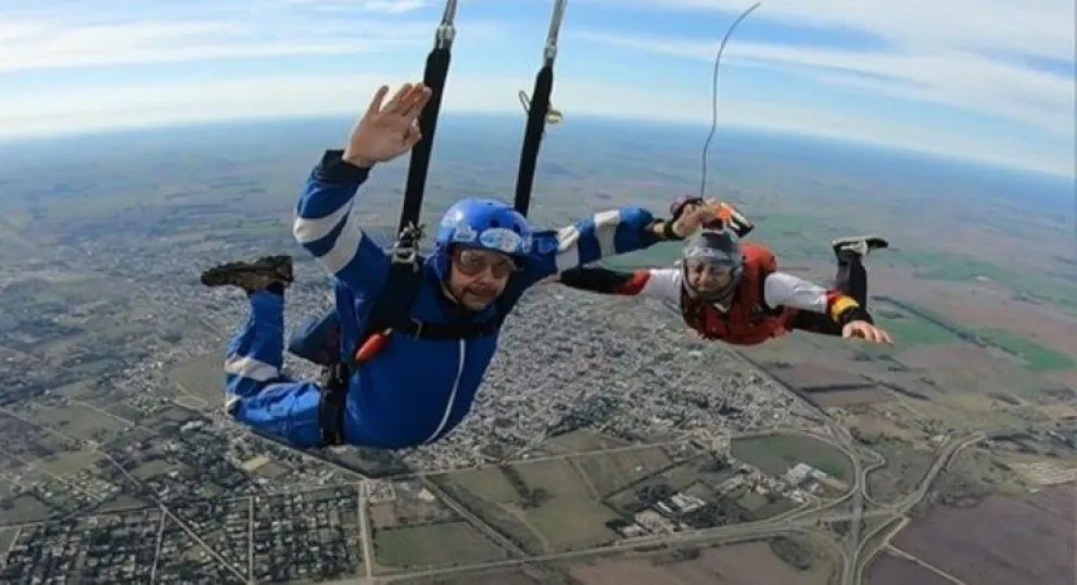 Tragedia en un aeroclub de Lobos: murió un paracaidista cuando realizaba un salto