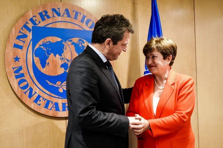 El Gobierno le pagará al FMI US$1.900 millones para sostener la negociación