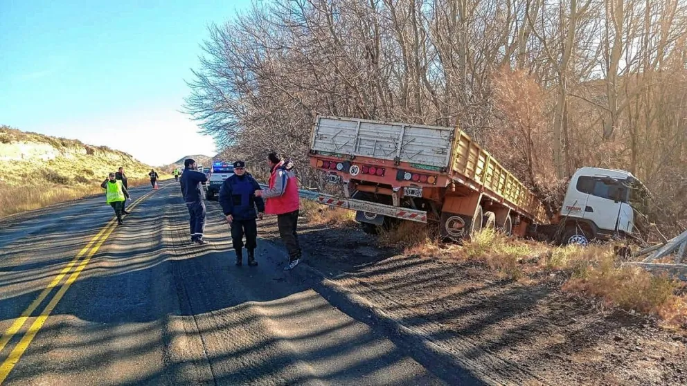 Un camión despistó en la ruta 3 cerca de Astra