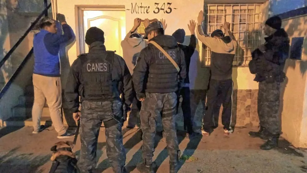 Trelew: Violento asalto a un albañil en la calle para robarle el teléfono