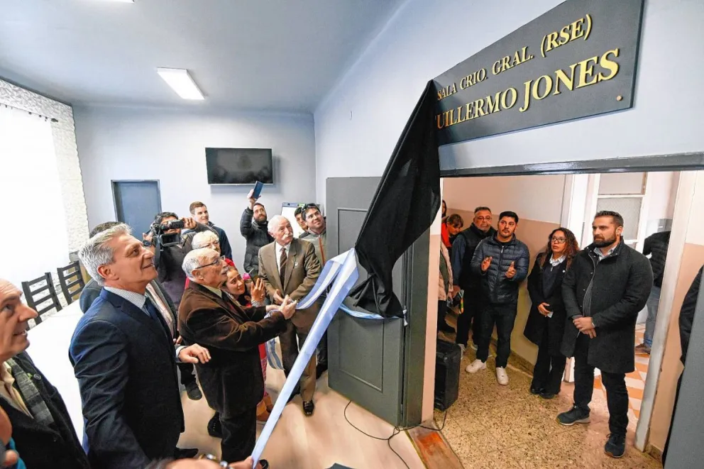 Arcioni participó de la reinauguración e imposición del nombre de la Sala de Situación de la Unidad Regional