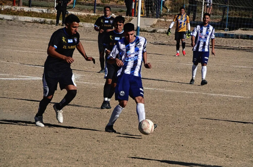 Ferro-Saavedra, en el flamante sintético de Km. 5