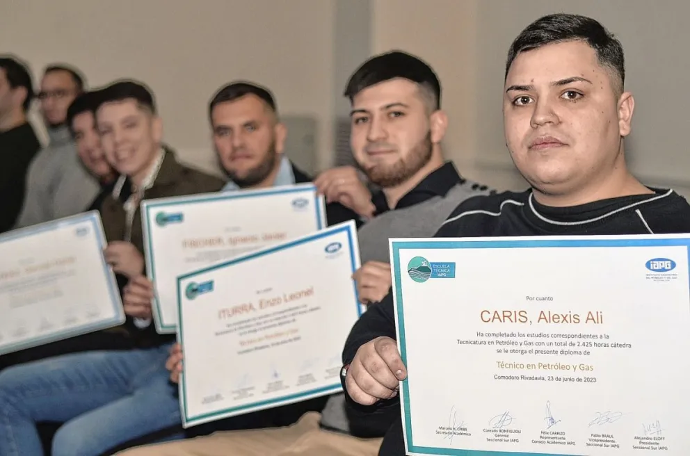 Egresaron nuevos técnicos de la Escuela del IAPG