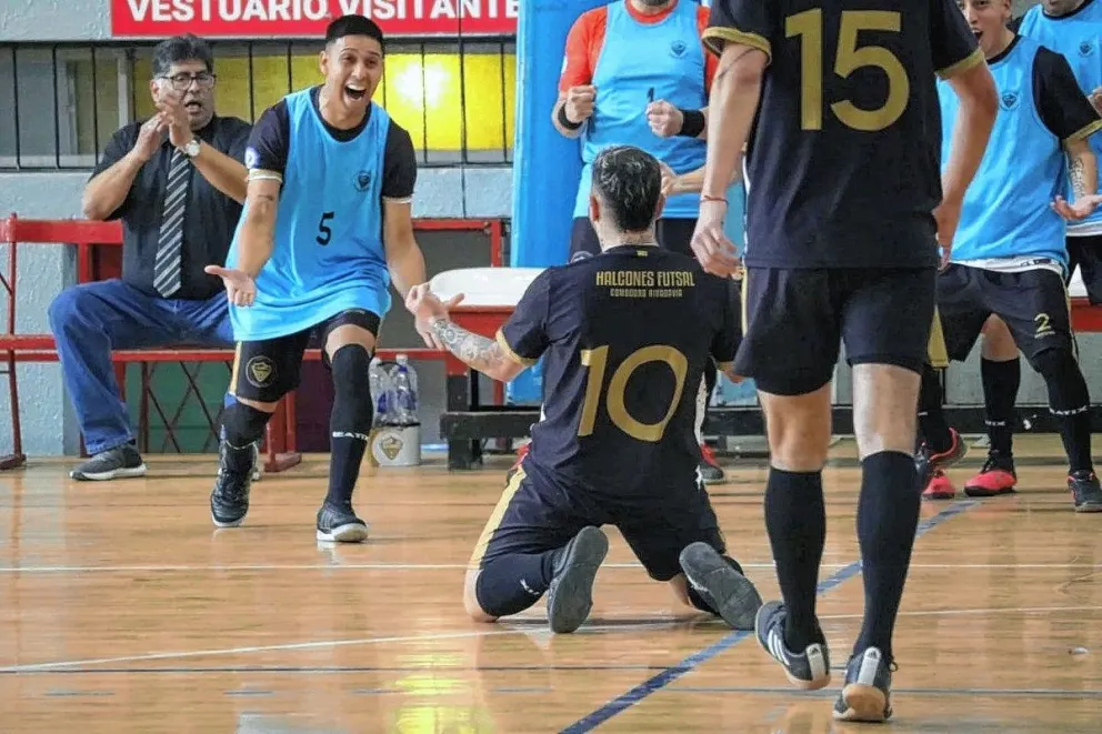 Nueva victoria y clasificación para Halcones